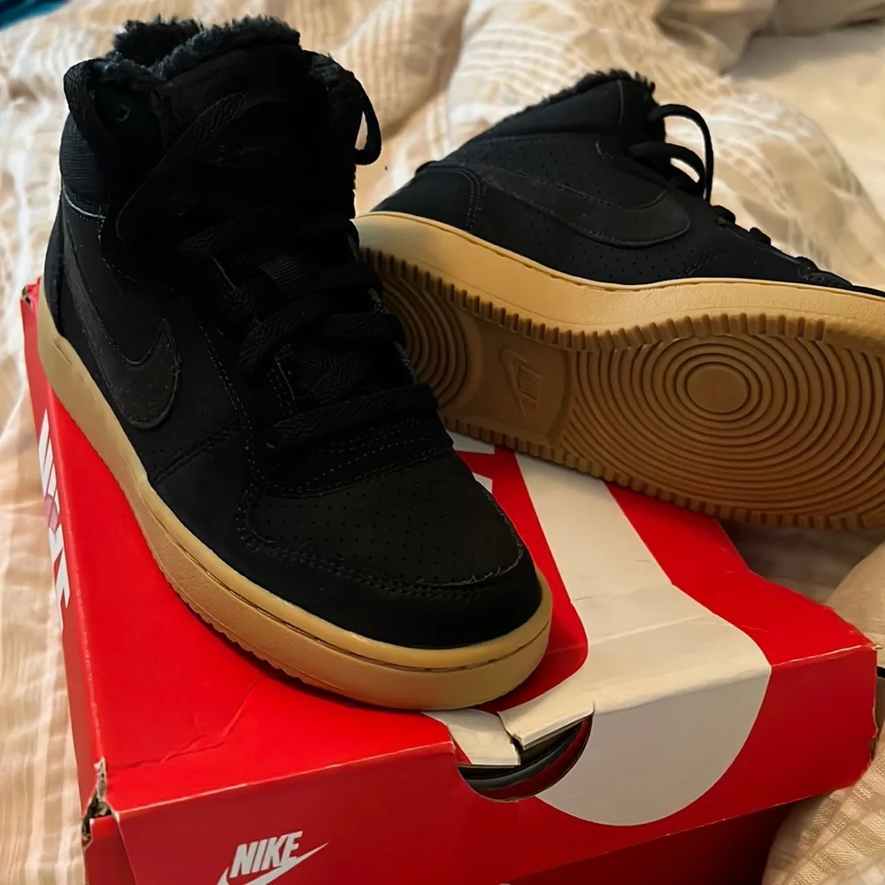 Nike Kids Black and Tan Sneakers